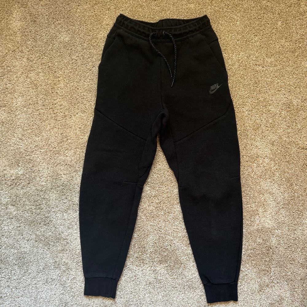 Nike Sportswear Tech Fleece - BLACK
